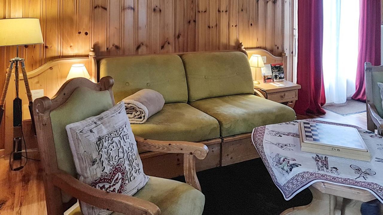 Hotel La Cambuse เลส์โกลงส์ ภายนอก รูปภาพ