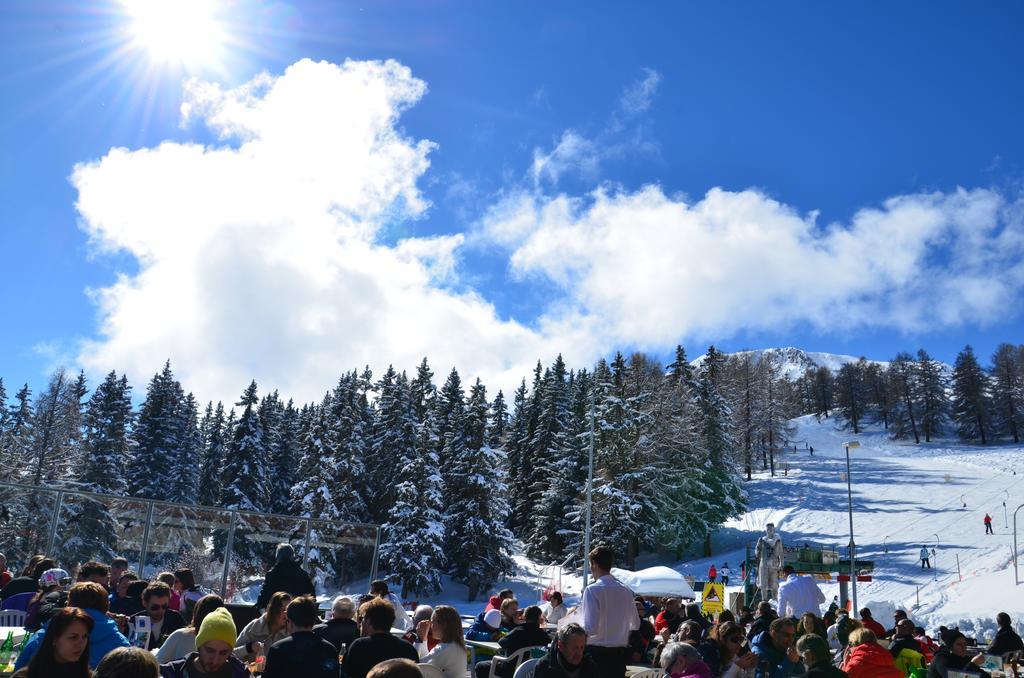 Hotel La Cambuse เลส์โกลงส์ ภายนอก รูปภาพ