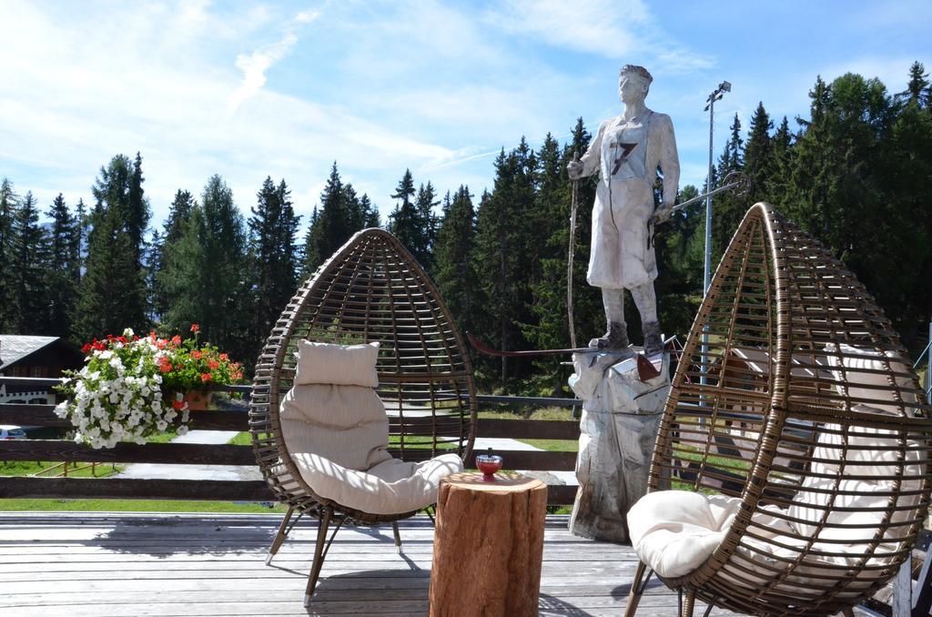 Hotel La Cambuse เลส์โกลงส์ ภายนอก รูปภาพ
