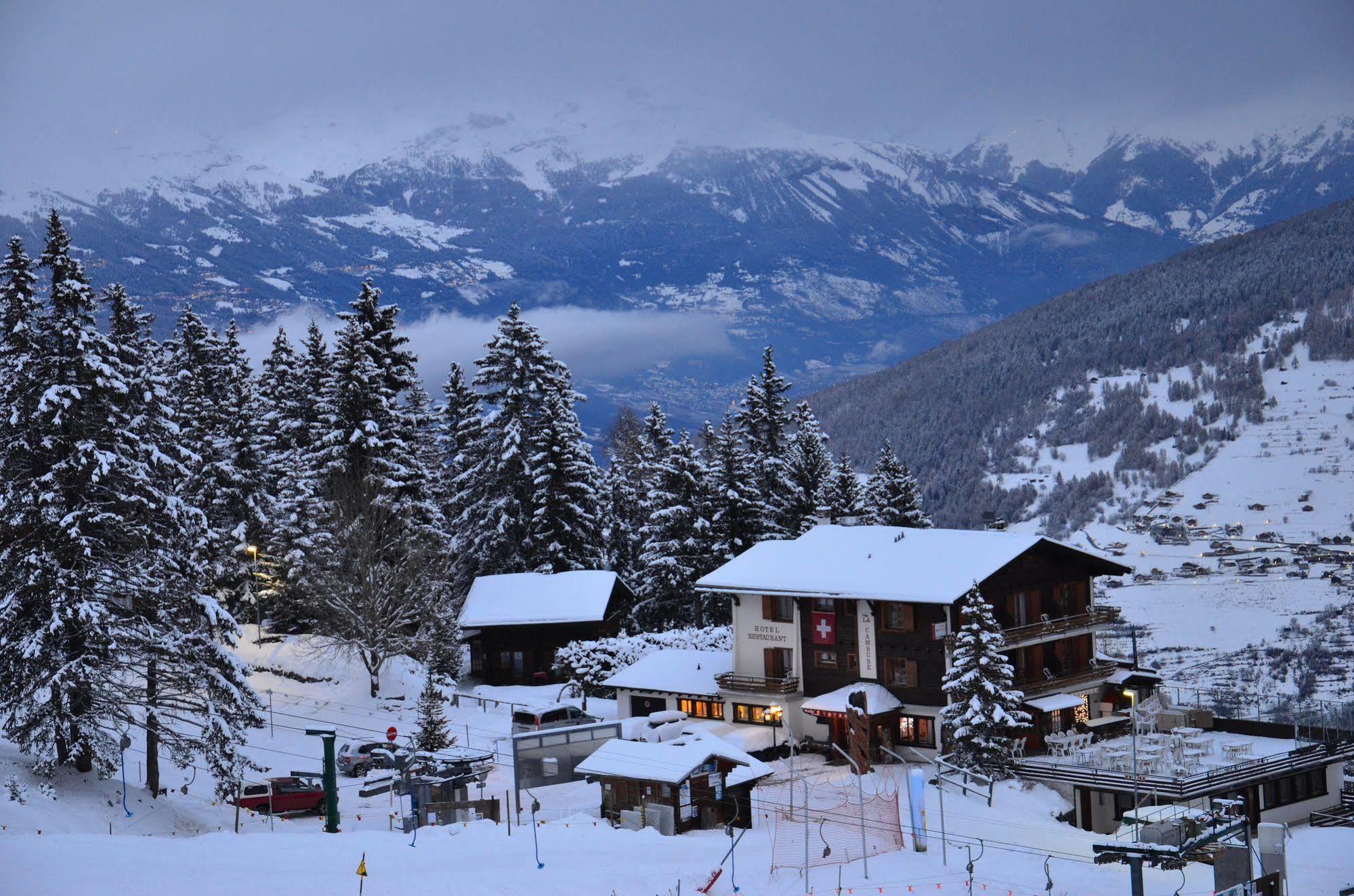 Hotel La Cambuse เลส์โกลงส์ ภายนอก รูปภาพ